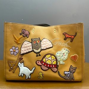 Coach Rogue 39 with Creature patches